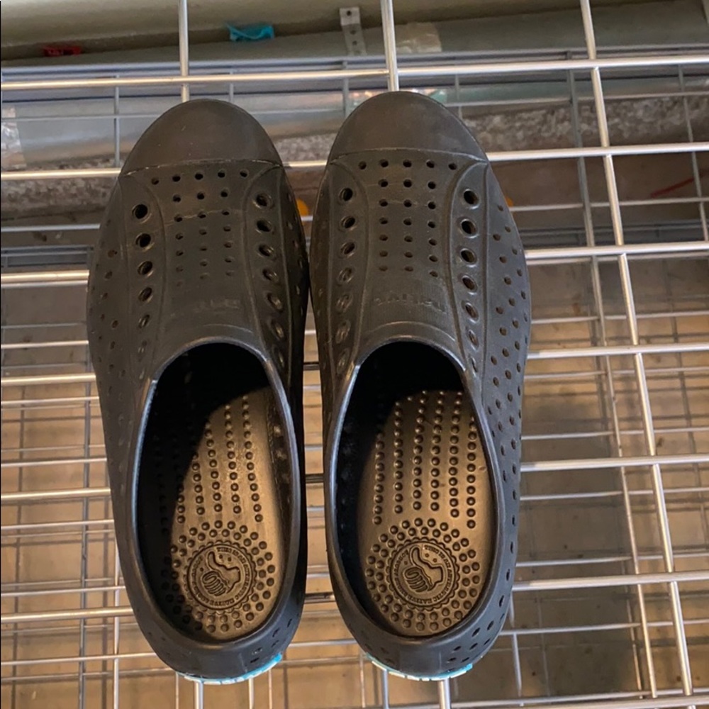 LIGHTLY WORN NATIVE SHOES